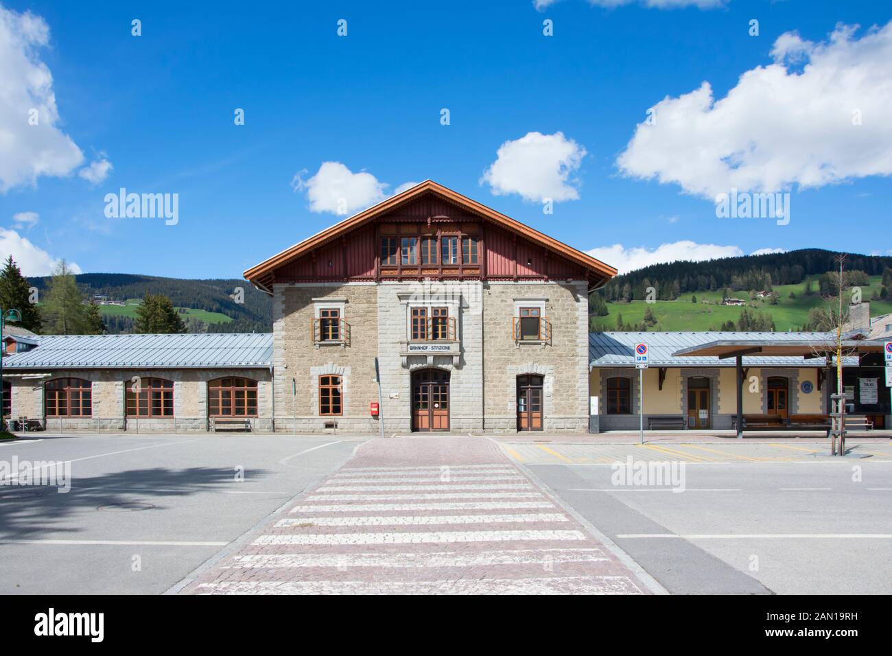 La stazione ferroviaria di Toblach/Dobbiaco, Alto Adige, Italia Foto Stock
