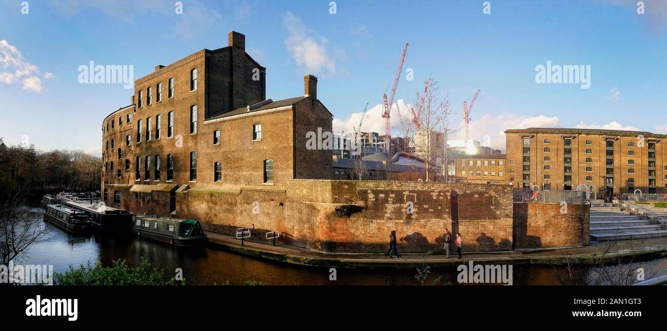 Granary Square e Coal Drop Yard Complex a Kings Cross London Regno Unito Foto Stock