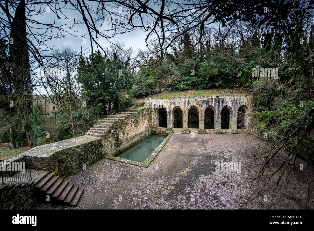 La Fonte delle Fate è una fontana pubblica si trova a Poggibonsi, in provincia di Siena. Costruito intorno alla seconda metà del XIII secolo da th Foto Stock