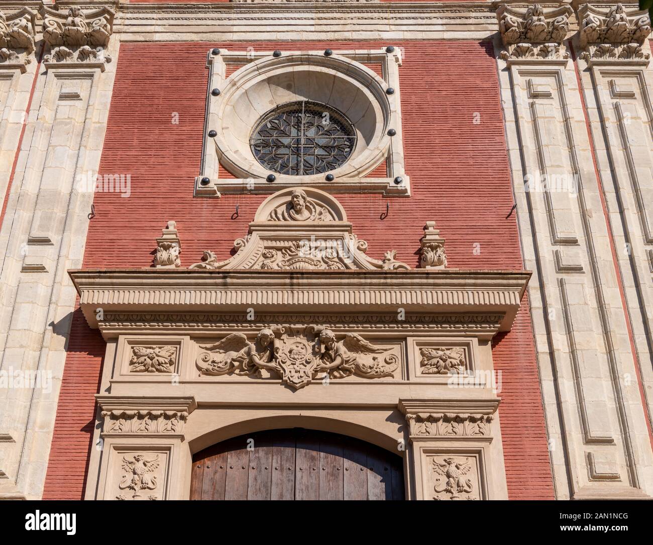 L'ingresso barocco ornato alla Iglesia del Salvador, la Chiesa del Divin Salvatore, in Plaza del Salvador. Foto Stock