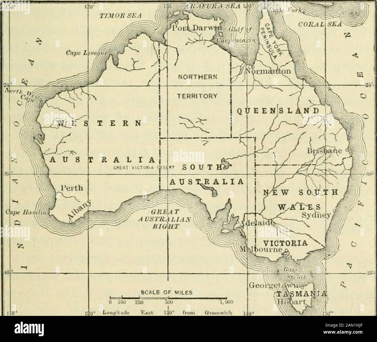 La nazione britannica una storia / di George MWrong . Capitano James Cook (1728-1779). La CRESCITA OP I DOMINI BRITANNICI 571 adiacente Port Jackson, e witliin poche settimane il sito dove si trova Sydney ora era una scena di vita impegnata. La colonia crebbe solo lentamente. I detenuti sono noti di smkmlnt buoni coloni, e c'è stato molto disordine. Ma la terra di tlie si rivelò abbastanza fertile; il carbone fu scoperto nel 1797, e la lana-crescente, l'Australias greatindustry, iniziò su larga scala nel 1805. I nativi, fewand feeble, hanno dato poco tiouble, e mentre la madre-prova è stata occupata con la lunga lotta napoleonica lei. Foto Stock