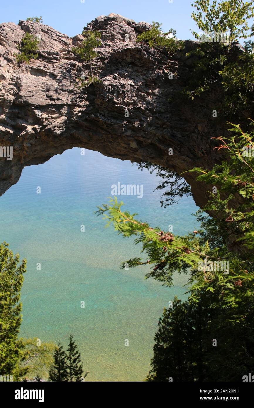 Formazione di calcare (Arch Rock) sull'isola di Mackinac Foto Stock