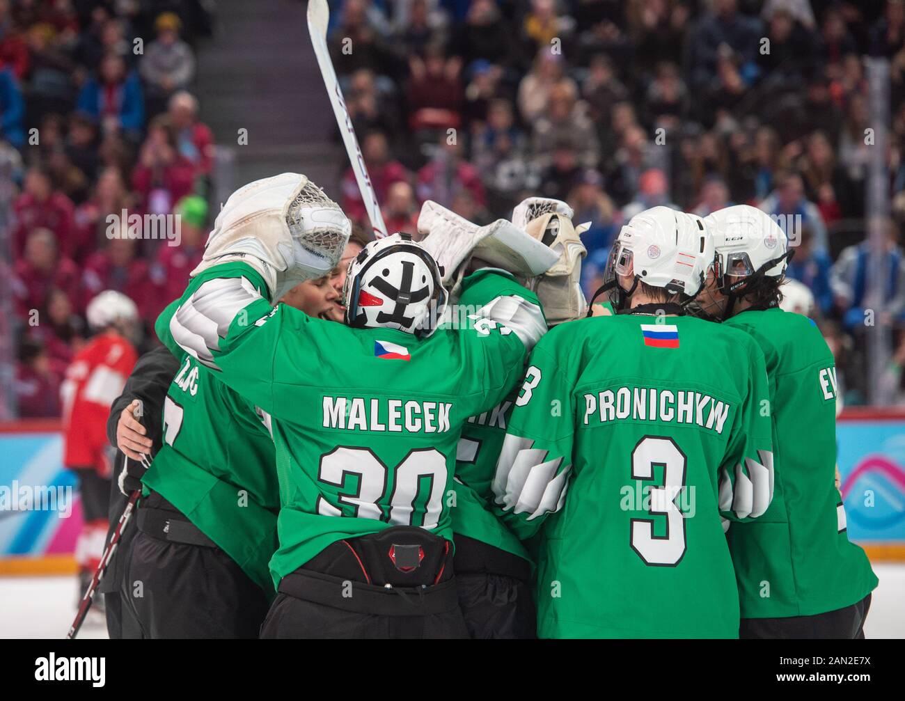 Il portiere dell'hockey ceco Stepan Malecek celebra la medaglia d'oro dopo le gare miste di hockey su ghiaccio NOC 3-on-3 durante i Giochi olimpici invernali della gioventù di Losanna 2020 a Losanna, Svizzera, 15 gennaio 2020. (Foto Ctk/Ballerino Vaclav) Foto Stock