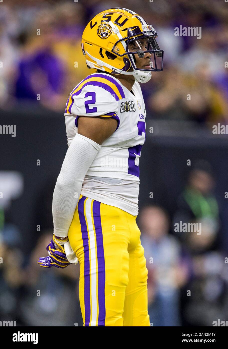 13 gennaio 2020: LSU Wide Receiver Justin Jefferson (2) durante l'azione di gioco del campionato nazionale di calcio del College Football Playoff tra le tigri Clemson e le tigri LSU a Mercedes-Benz Superdome a New Orleans, Louisiana. La LSU sconfisse Clemson 42-25. John Mersits/CSM Foto Stock