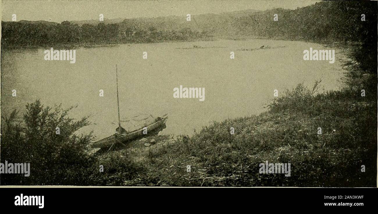 Relazione annuale del Consiglio di Amministrazione dello Smithsonian Institution . 2. Ponte ferroviario ad Antung su Yalu.. 3. Log Rafts sulla Sungari a Yen-tung la-tzu, vicino Bocca di Hui-fa ho. Foto Stock