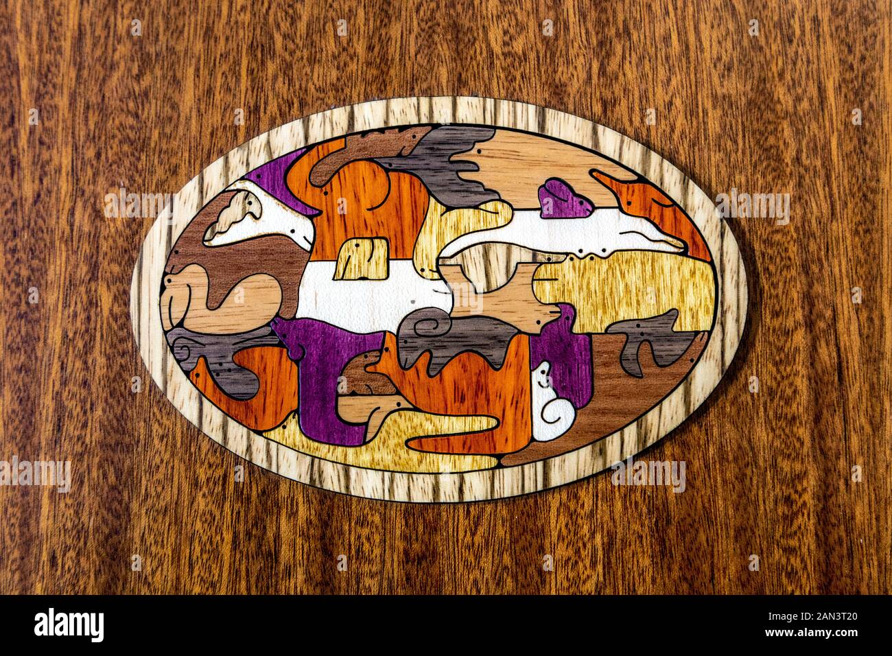 Artigianali su misura in legno di forme animali a Jigsaw Puzzle - puzzle shop, Palma di Mallorca, Spagna Foto Stock