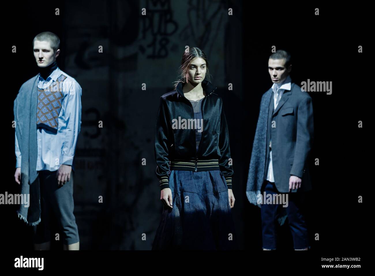 Berlino, Germania. 15th Gen 2020. I modelli presentano creazioni DI LOOK durante la settimana della moda Mercedes-Benz a Berlino, capitale della Germania, il 15 gennaio 2020. Credito: Binh Truong/Xinhua/Alamy Live News Foto Stock