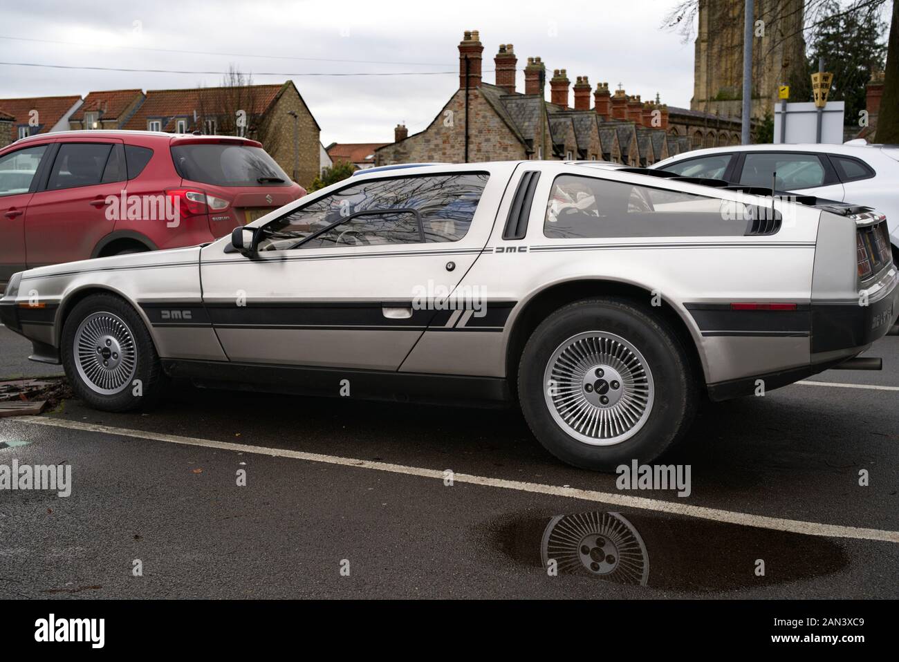 Un DeLorean parcheggiata in pozzetti, Somerset, Regno Unito Foto Stock