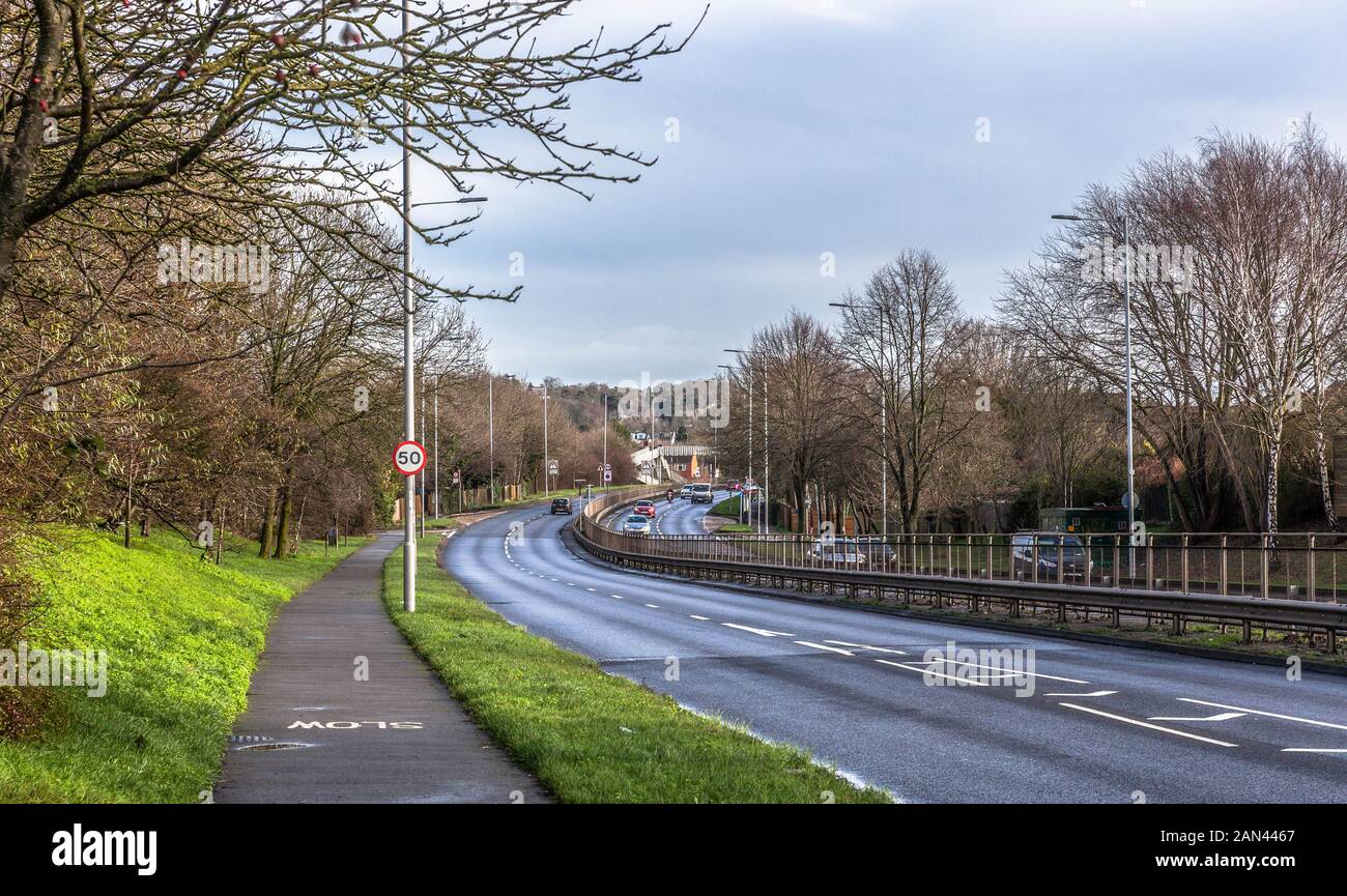 La strada a doppia carreggiata, Edgware MODO, A41, Edgware, Middlesex, HA8, Inghilterra, Regno Unito. Foto Stock