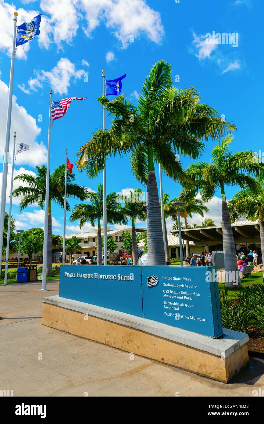 Pearl Harbor, Honolulu, Hawaii - Novembre 05, 2019: ingresso di Pearl Harbor National Memorial con persone non identificate. Il memoriale commemora Foto Stock