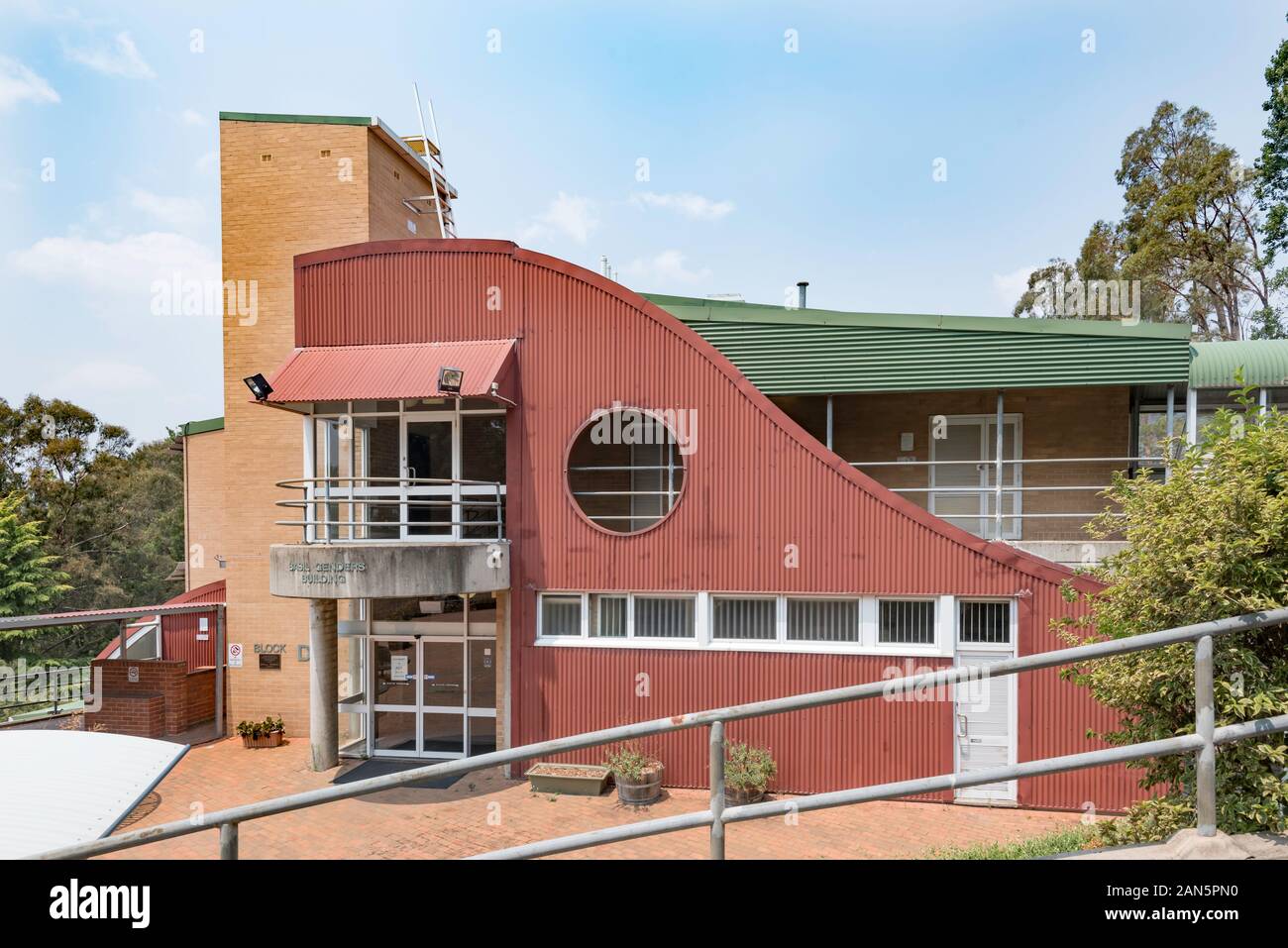 Blocco D presso la Western Institute of Tafe, Lithgow progettati dal governo del Nuovo Galles del Sud gli architetti Office sotto JW (Ian) Thomson è stato inaugurato nel mese di aprile 1986 Foto Stock