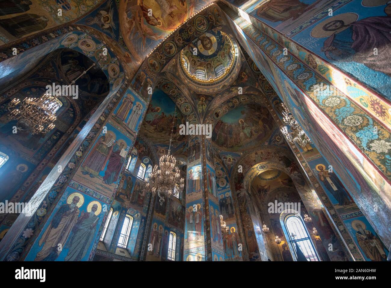 San Pietroburgo, Russia - interni Colorati e mosaici nella Chiesa del Salvatore sul sangue versato. Resurrezione di Cristo cattedrale. Foto Stock