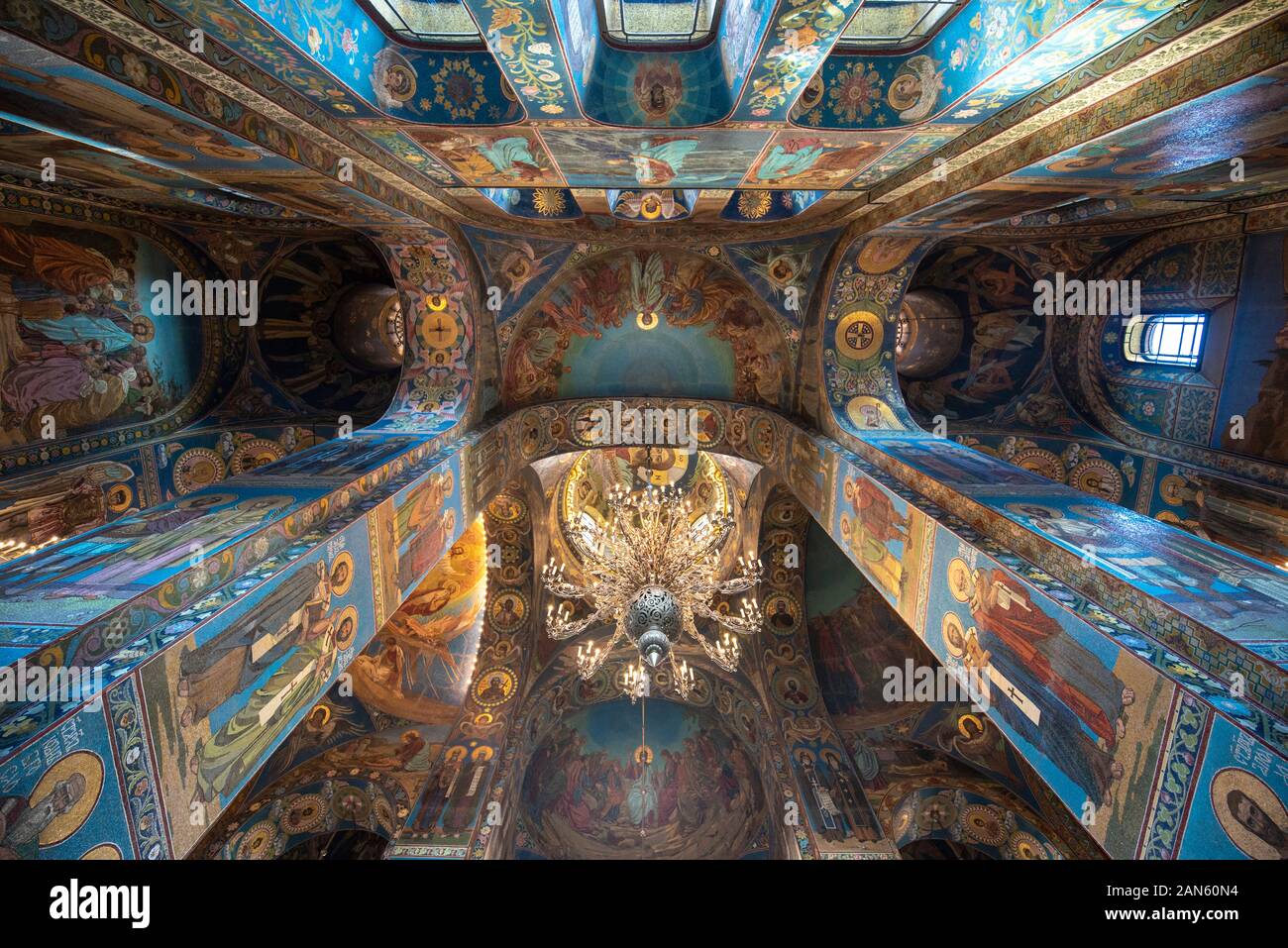 San Pietroburgo, Russia - interni Colorati e mosaici nella Chiesa del Salvatore sul sangue versato. Resurrezione di Cristo cattedrale. Foto Stock