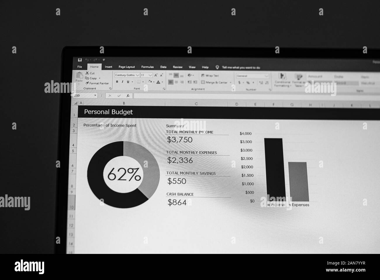 Applicazione Microsoft Office Excel, home menu a schermo del dispositivo disturbato vista ravvicinata. Bucarest, Romania, 2020. Foto Stock