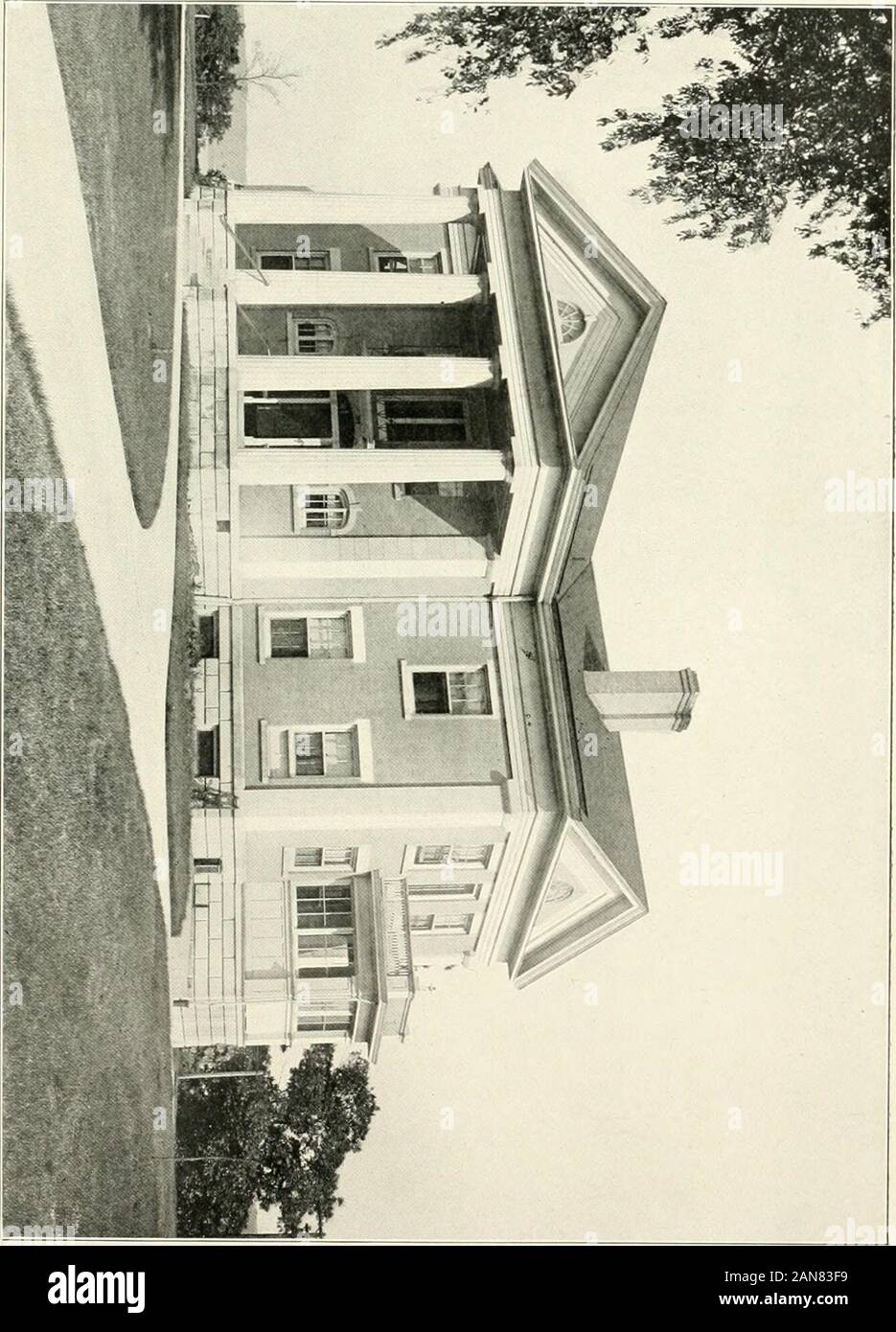 Peoria city e County, Illinois; un record di insediamento, organizzazione, progressi e risultati . - I figli di san Francesco di Assisi. Essi havechanged tutti i fabbricati temporanei in strutture permanenti di approvedarchitectural bellezza. L'anno 1881 trova la popolazione della estremità inferiore nearerchurch complesse strutture e in questa domanda si levò San Bonifaces parrocchia. La sua firstrector e organizzatore era il Rev. F. su Schwedler, che hanno costruito un telaio churchand scuola e mattone residenza parrocchiale. Egli era riuscito, 1892, dal Fran-. Foto Stock