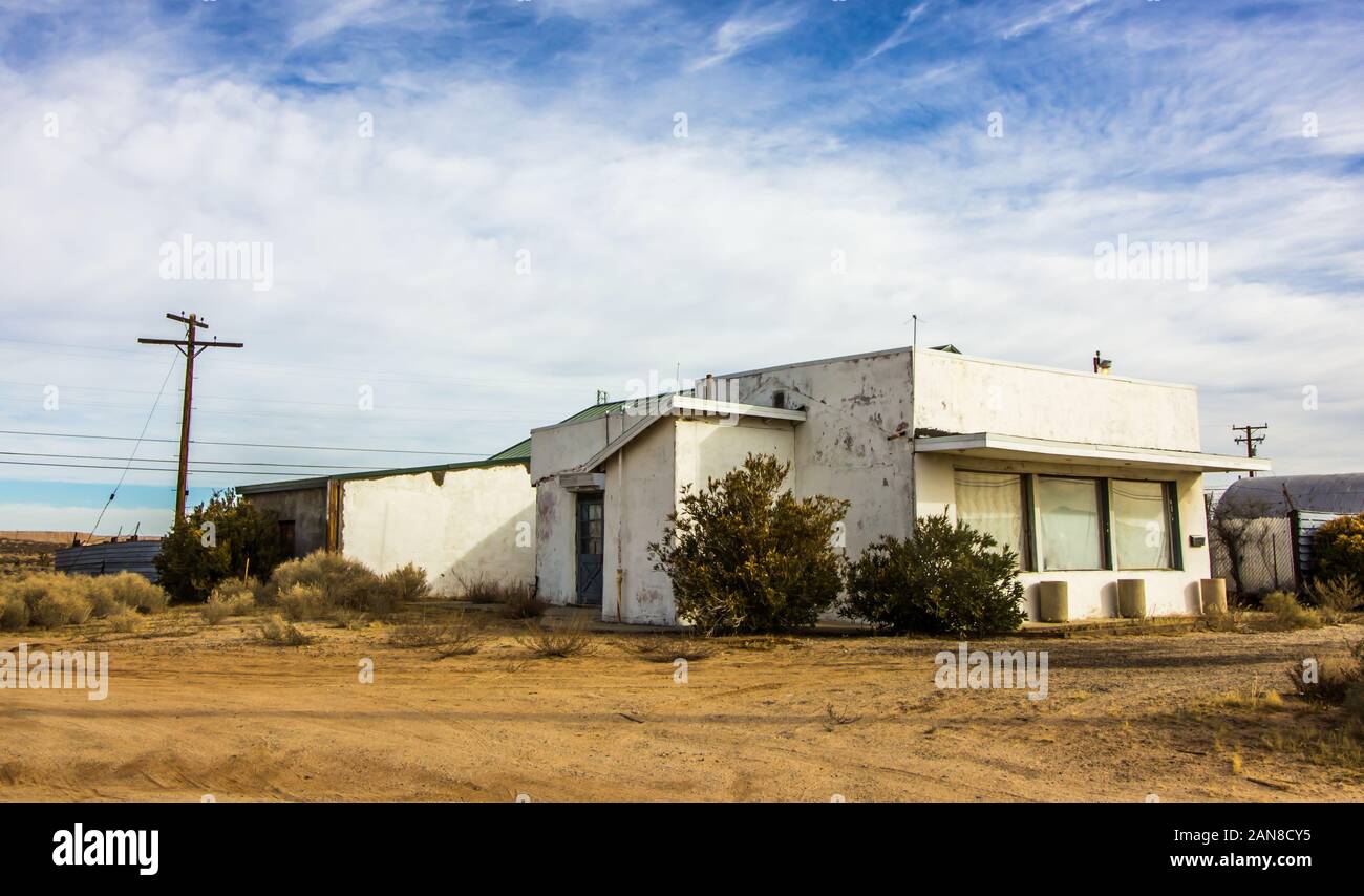Edificio Commerciale Abbandonato Che Necessita Di Riparazione Foto Stock