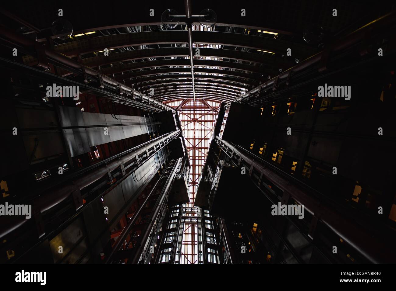 La struttura interna del James R. Thompson Center di Chicago, IL, Stati Uniti d'America Foto Stock