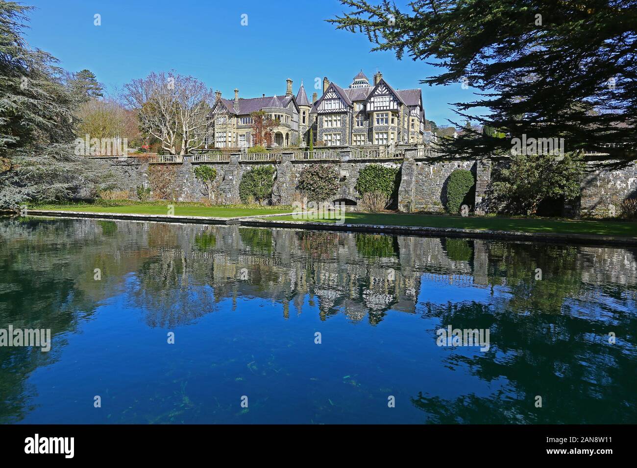 Bodnant Hall di Bodnant Gardens, Tal-y-Cafn, Conwy, Wales, Regno Unito Foto Stock