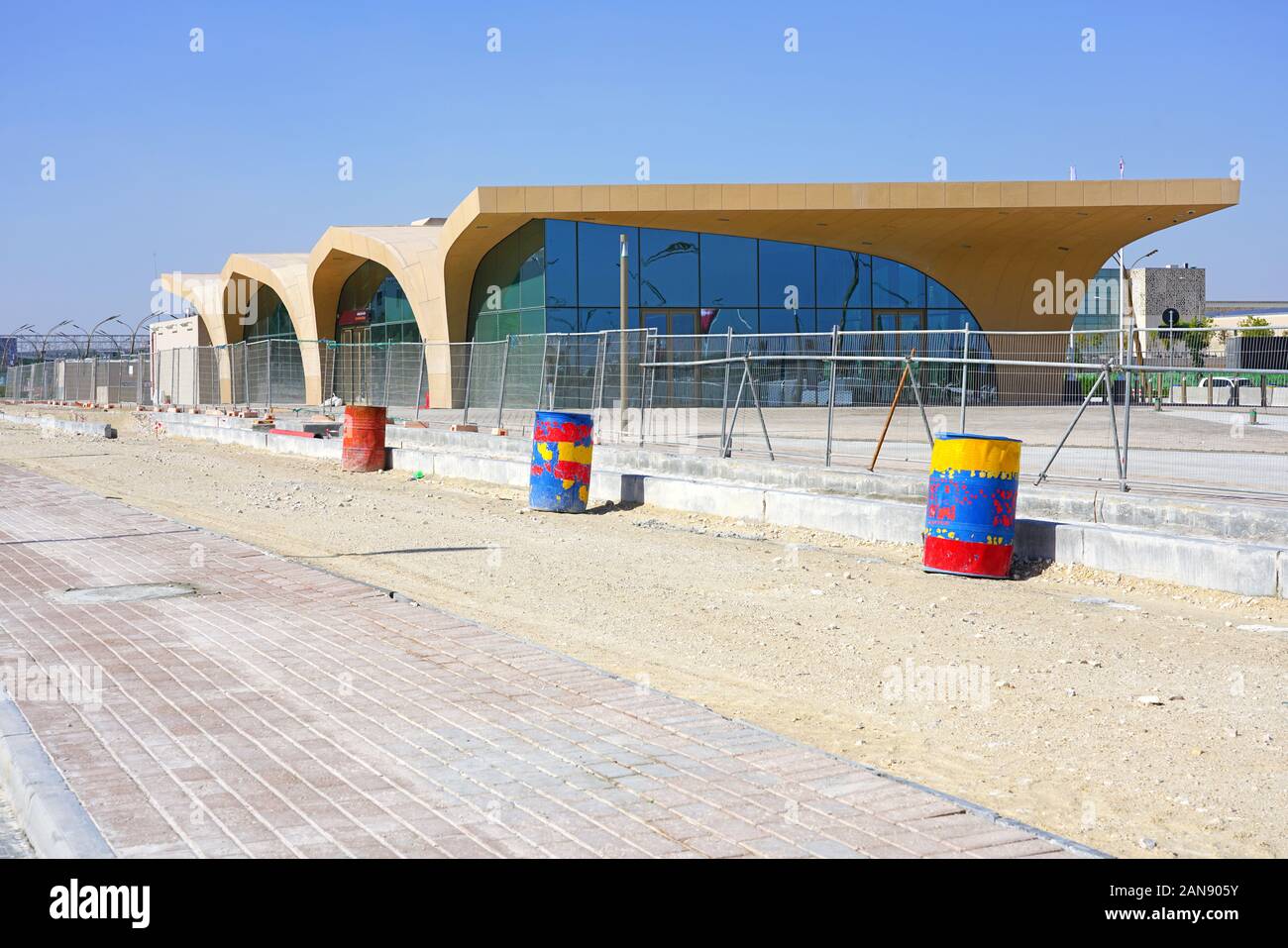 DOHA, QATAR -12 dic 2019- Vista del Qatar National Library della stazione della metropolitana di Qatar, un nuovo sistema di transito rapido a Doha, nella città di istruzione Com Foto Stock