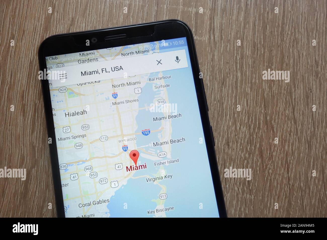 Posizione di Miami sull'app Google Maps visualizzata su uno smartphone moderno Foto Stock