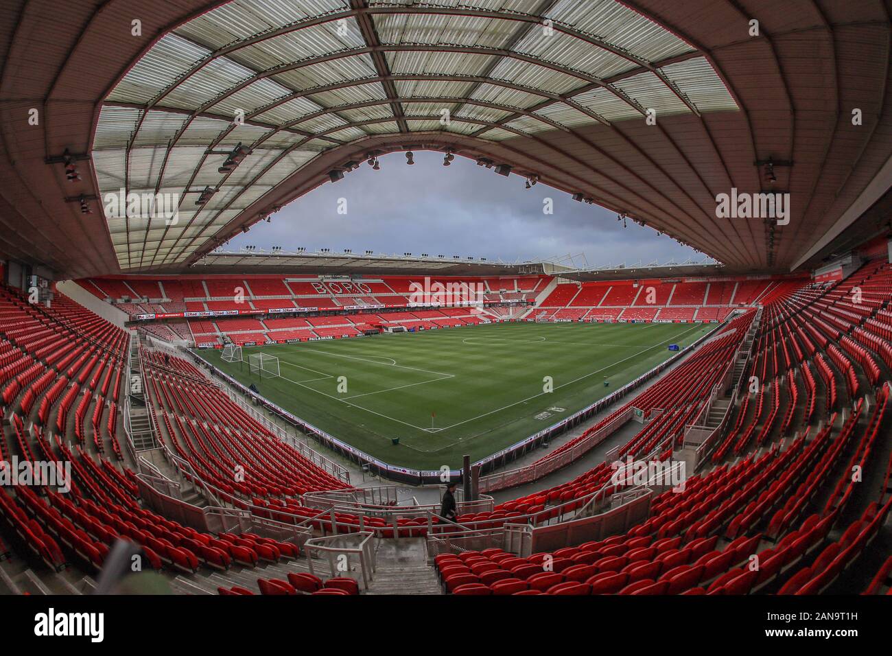 Cravatta stadio lungo il fiume immagini e fotografie stock ad alta  risoluzione - Alamy