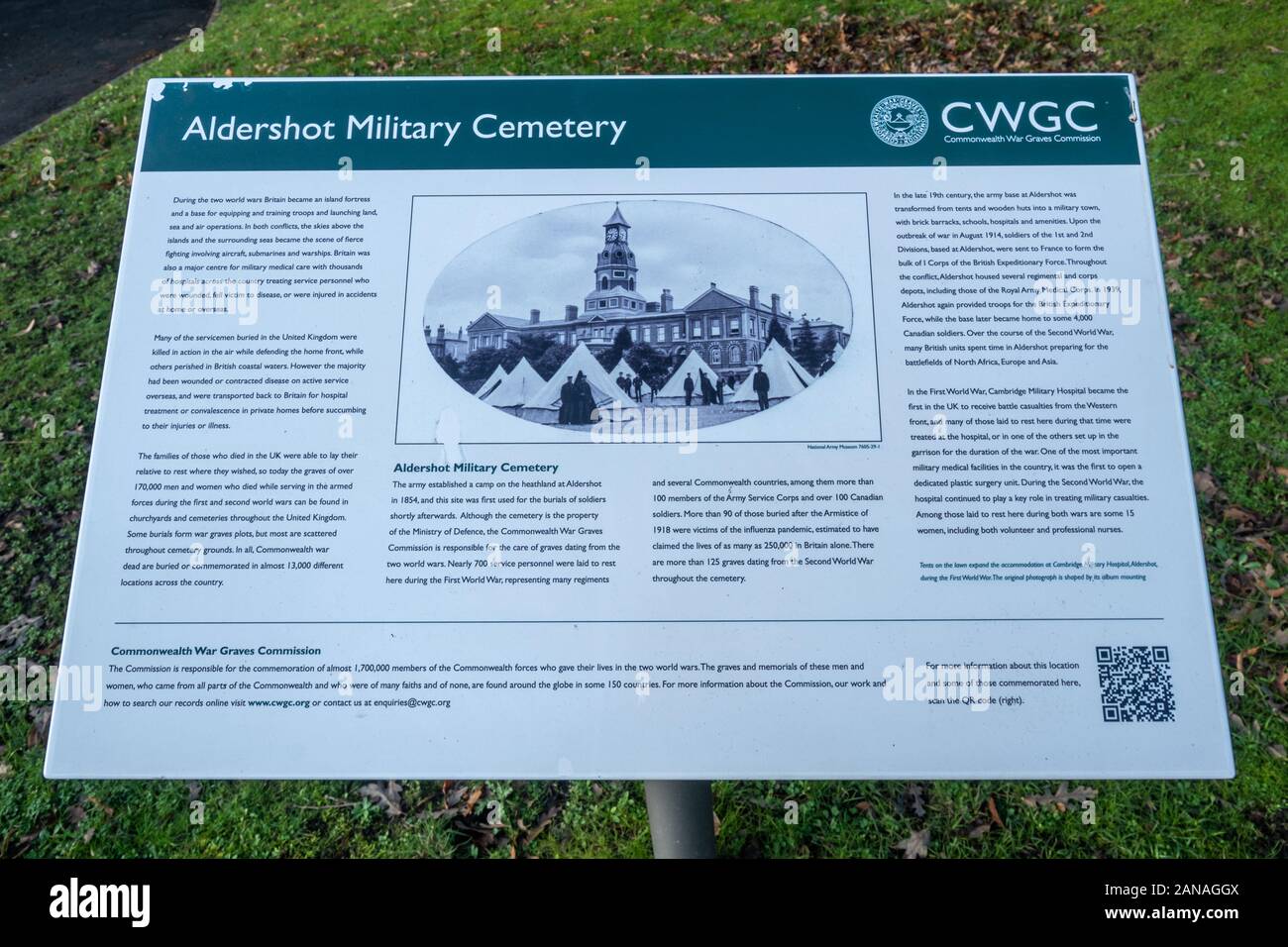 Aldershot Military Cemetery information board, Commissione delle tombe di guerra del Commonwealth, Hampshire, Regno Unito Foto Stock