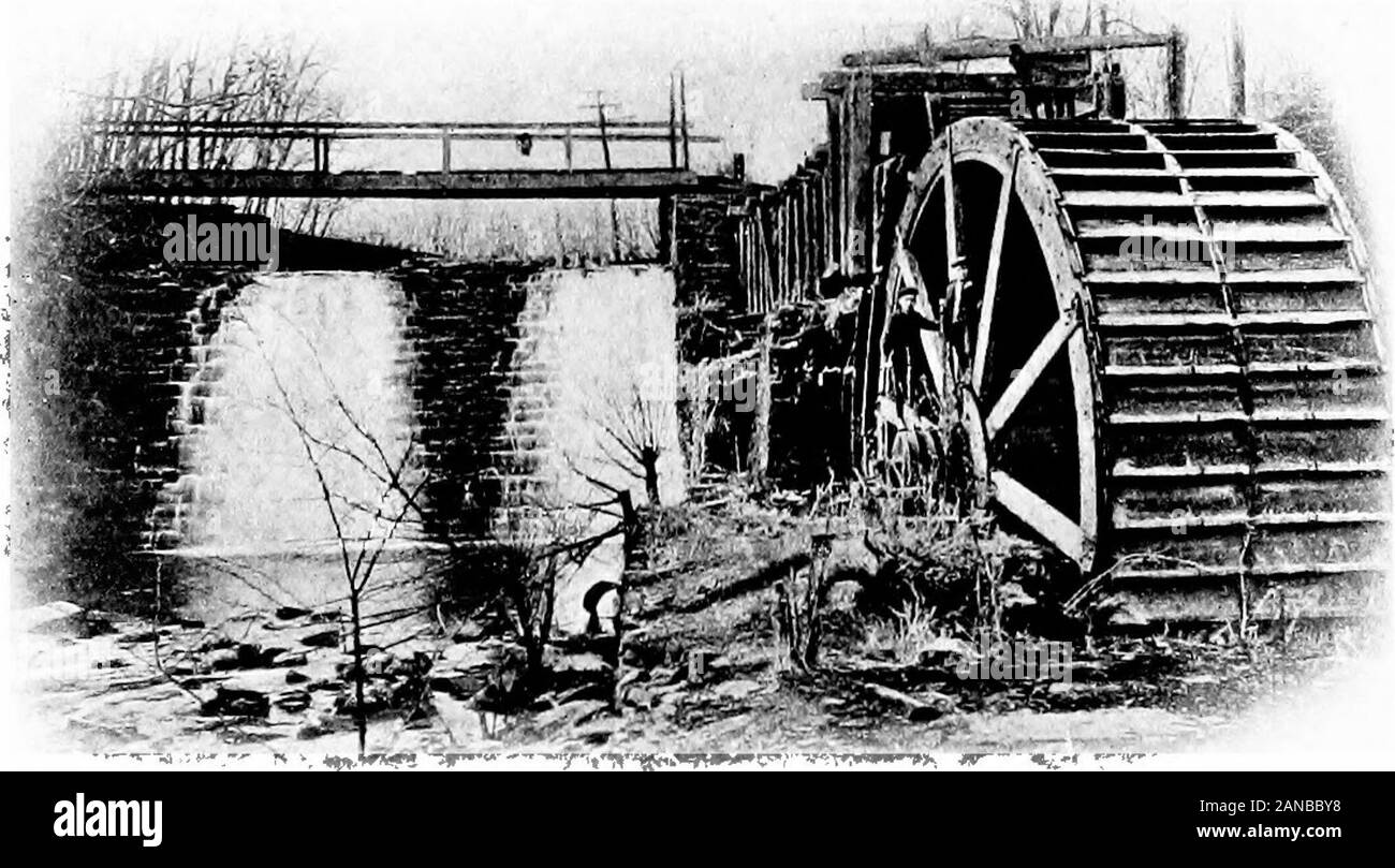 Glen Ridge : la conservazione della sua bellezza naturale e il suo miglioramento come un luogo di residenza . Sulla strada HiLLCKEST Glen Ridge 45 consapevolezza da parte dei cittadini in genere ofwhat il Borough vita dovrebbe essere, per evitare il sovra-attrazioni e gli errori di deriva semplicemente e fissare thewell-risultati definiti di un attentamente considerato programper il futuro. John Nolen, gli architetti del paesaggio Cambbidge, Massachusetts, 15 novembre 1909.. Mill Dam e ruota, Glen Park. Una perdita che potrebbe essere ripristinato e un laghetto di pattinaggio formate. Alcuni di questi Overshot Ruote di acqua sono lasciati in questo paese. EAGLE ^CK PRENOTAZIONE Foto Stock