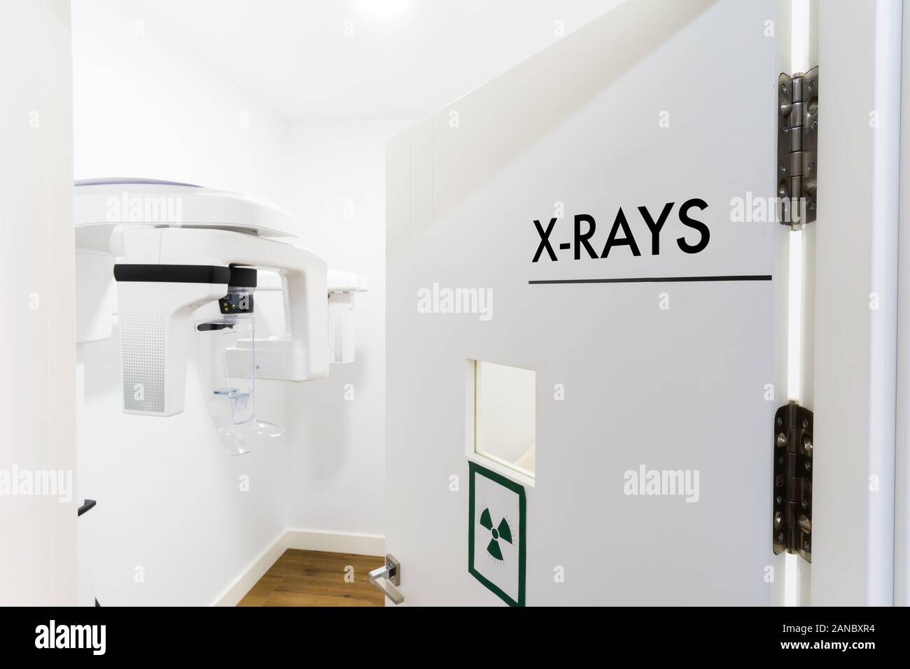 Macchina a raggi X in camera il dental clinic. Concetto medico. Foto Stock