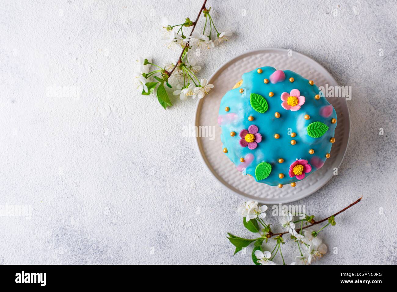 Tradizionale torta di Pasqua con topping Foto Stock