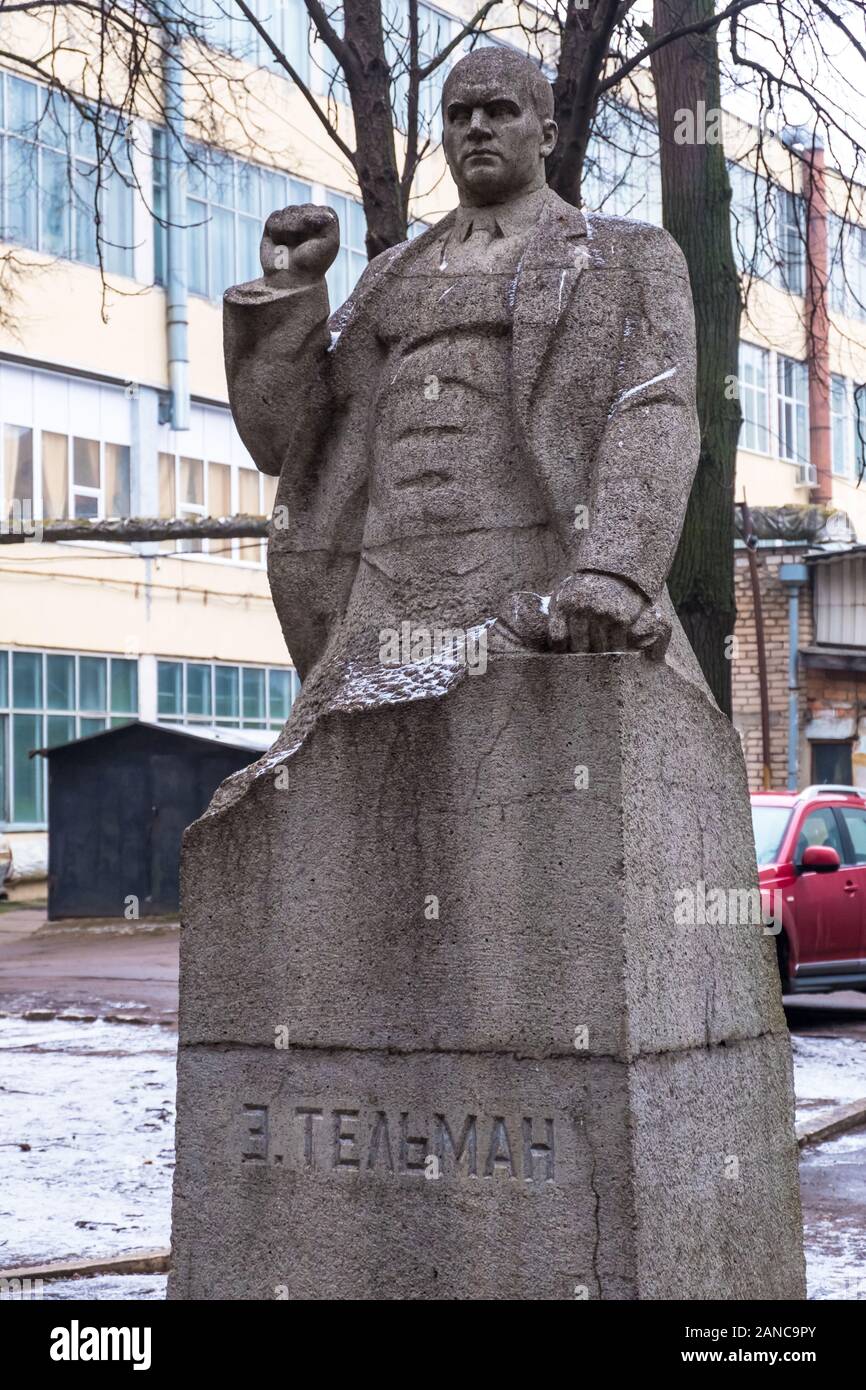 Minsk, Bielorussia - Dicembre, 14, 2019: Monumento a E.Telman da scultori S.Vakar, L.Gumilevsky a Minsk Foto Stock