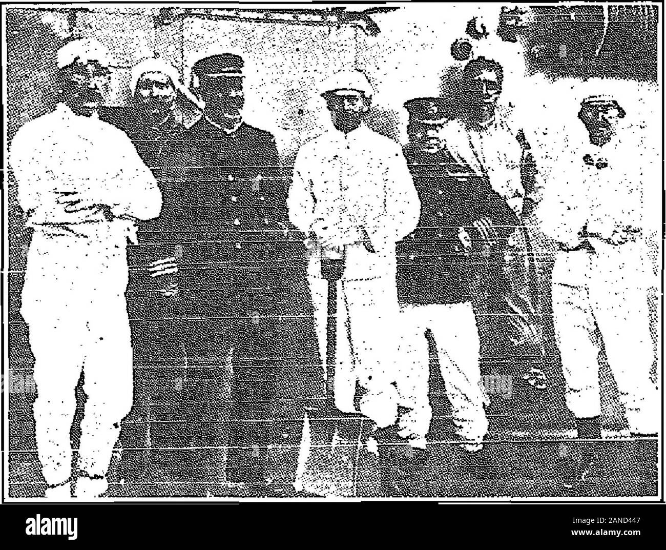 Il grido di guerra . I turchi si ex-perience non solo un intellettuale, buta risveglio spirituale. Costruzione di navi in Giappone. I giapponesi sembrano essere rapidlycoming al fronte come una nave-build-ing nazione. Essi sono ansiosi notonly tp aumentare la loro marina militare, ma theirmercantile anche marino. A Nagasakidockyard grandi sforzi sono stati putforth per ottenere il pieno complemento ofauxiliary incrociatori finito. C*sono anche al presente essendo ruotata fuori,tre 14.000 turbina piroscafi, whichwill rendere 21 nodi e che willply tra San Francisco e HongKong, tramite il Giappone. Questi tre boatswill utilizzare olio ? Per il carburante, un distributore Foto Stock