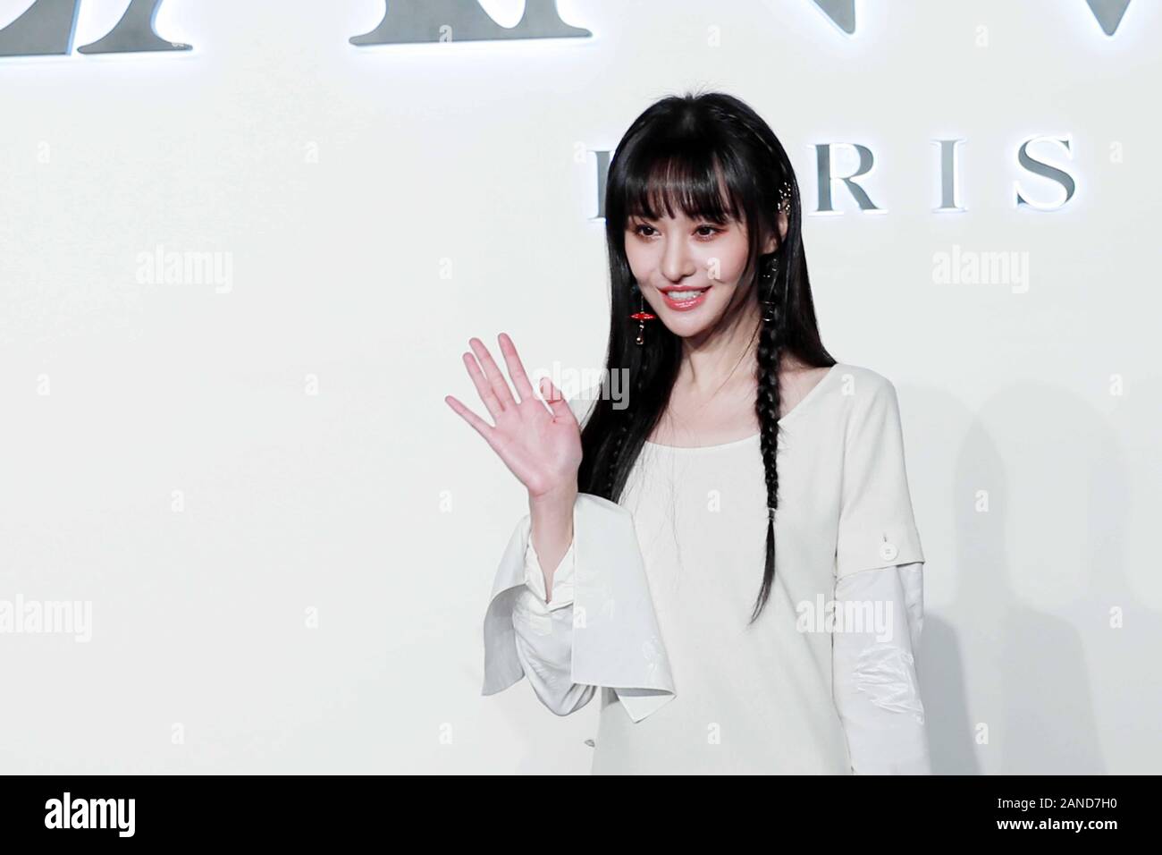 Attrice cinese Zheng Shuang assiste Lanvin 130-year-old anniversario in Cina a Shanghai, 6 dicembre 2019. Foto Stock