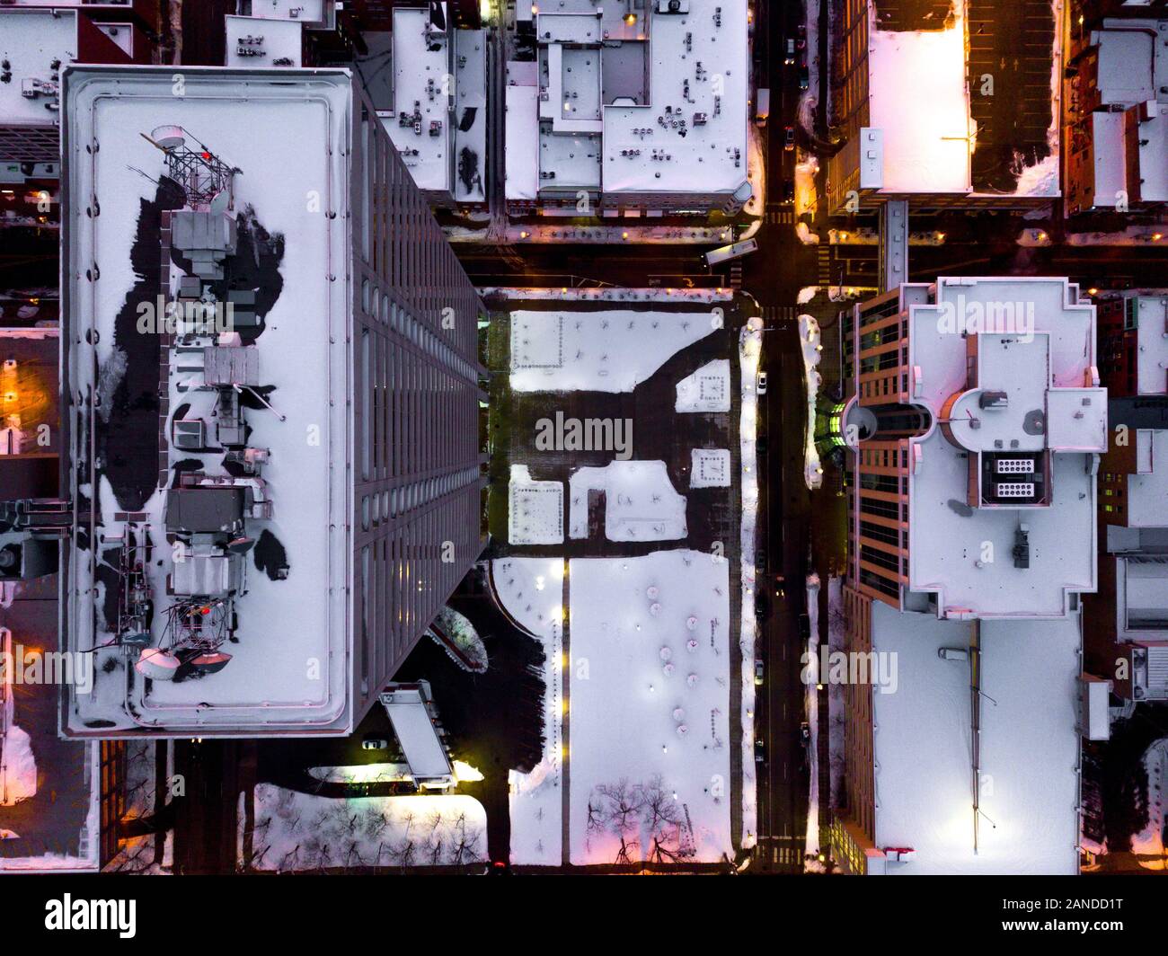 Città innevata dall'alto. Foto Stock