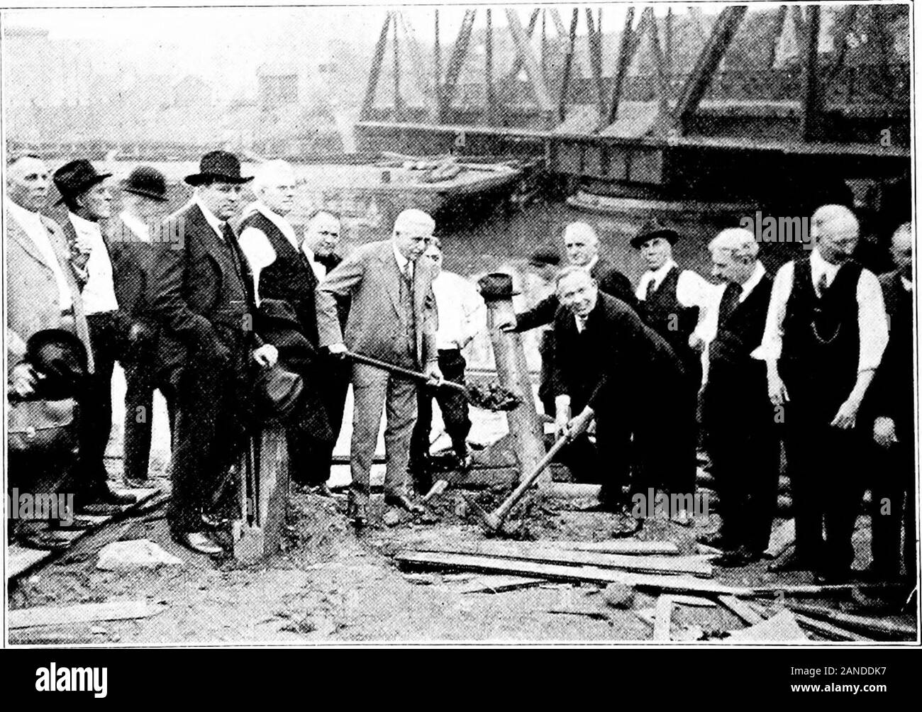 Consiglio di amministrazione di miglioramenti locali : Città di Chicago . m West 47th Street a West 51st Street South Robey Street, da ovest Garfield Boulevard a West 87th Street Fullerton Avenue, da Laramie Avenue a Oak Park Avenue 71st Street, dal Cottage Grove Avenue a Stony Island Avenue Ridge Avenue, da Clark Street a Peterson Avenue Peterson Avenue, da Clark Street a Caldwell Avenue West Polk Street, da Halsted Street a Canal Street Taylor Street, da Halsted Street a Canal Street Jefferson Street, da Harrison Street a Roosevelt Road Clinton Street, da Harrison Street a Roosevelt Road Des Foto Stock