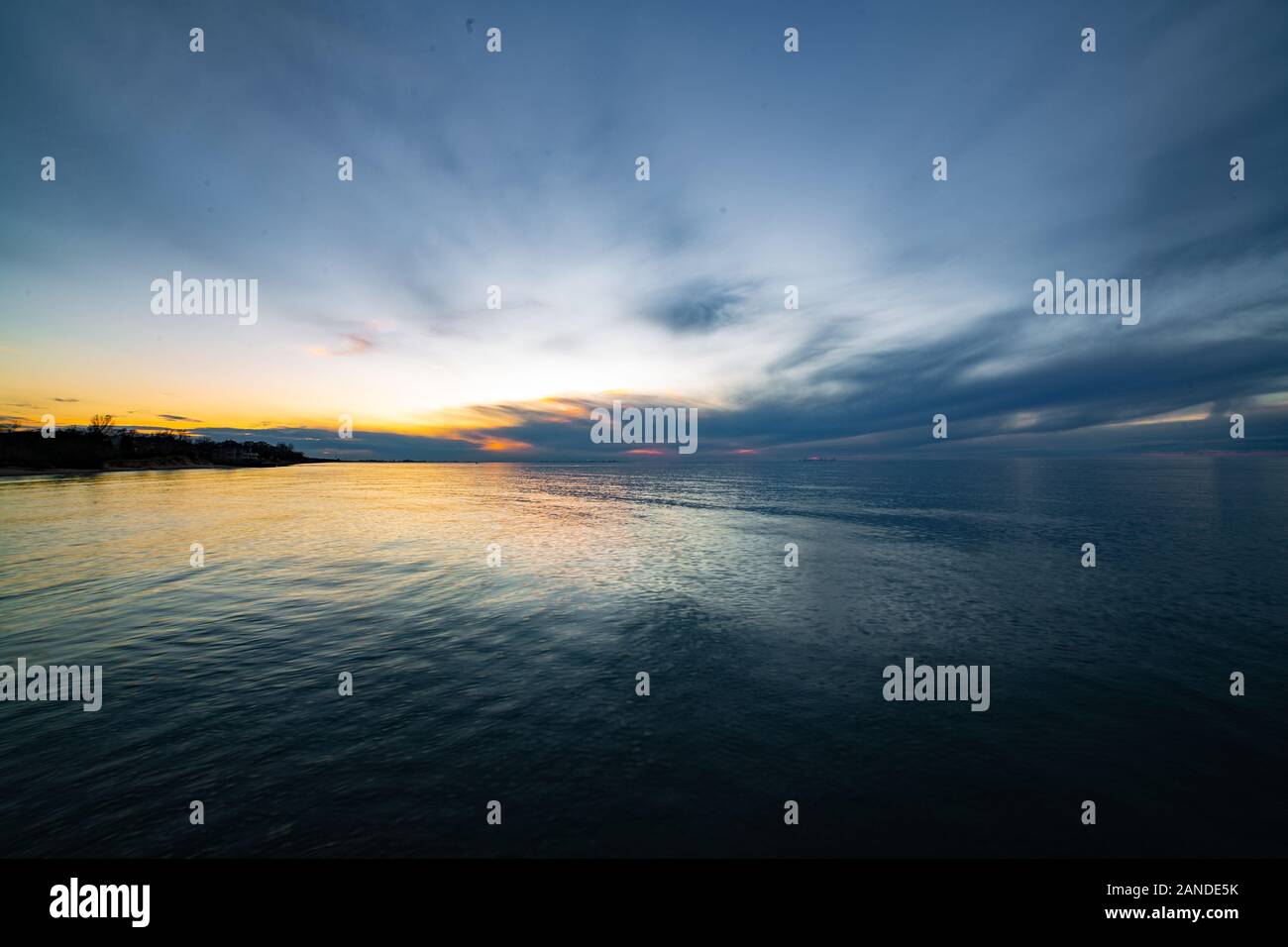 :un morbido cielo al tramonto con nuvole. Foto Stock