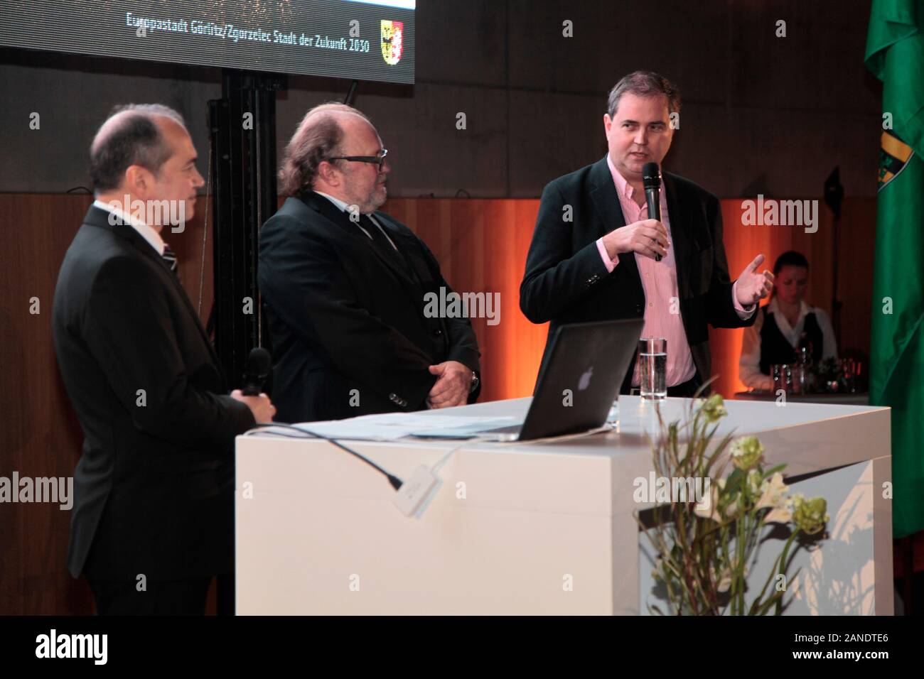 Oberbürgermeister Ottaviano Ursu ,Stefan Arndt (X Filme), Markus Görsch (MDM) beim Neujahrsempfang der Stadt Görlitz in der Schenckendorff-Turnhalle in Foto Stock