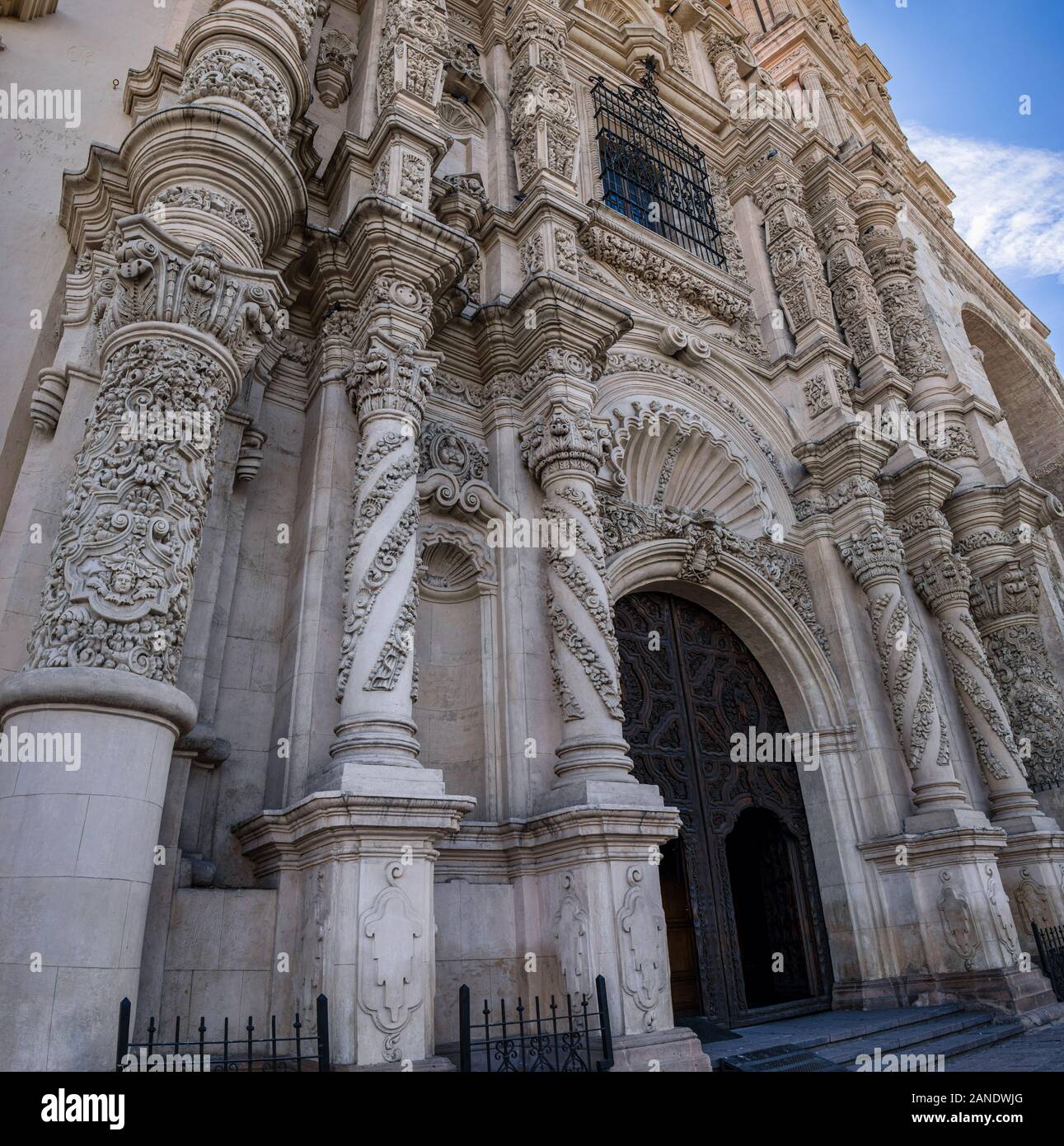 Catedral de Santiago Apóstol, in Saltillo, Coahuila, Messico. Sollevate nel 1745 dal sacerdote Felipe Suárez de Estrada, progetto di Nicolás Hernández Foto Stock