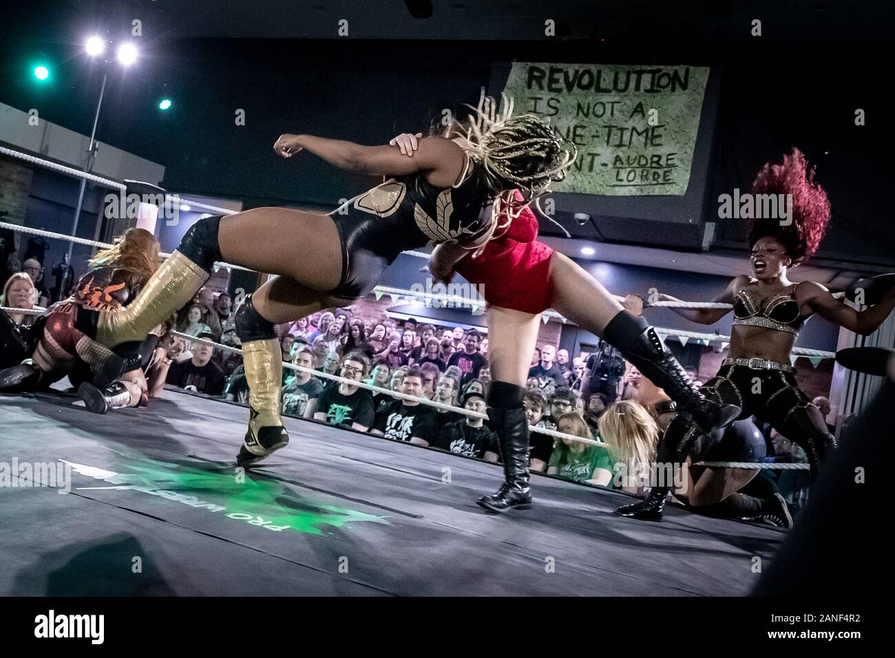 Torneo "Wrestle Queendom 3" al Venue di West London by Pro-Wrestling: Eve, wrestling professionistico femminile. Foto Stock
