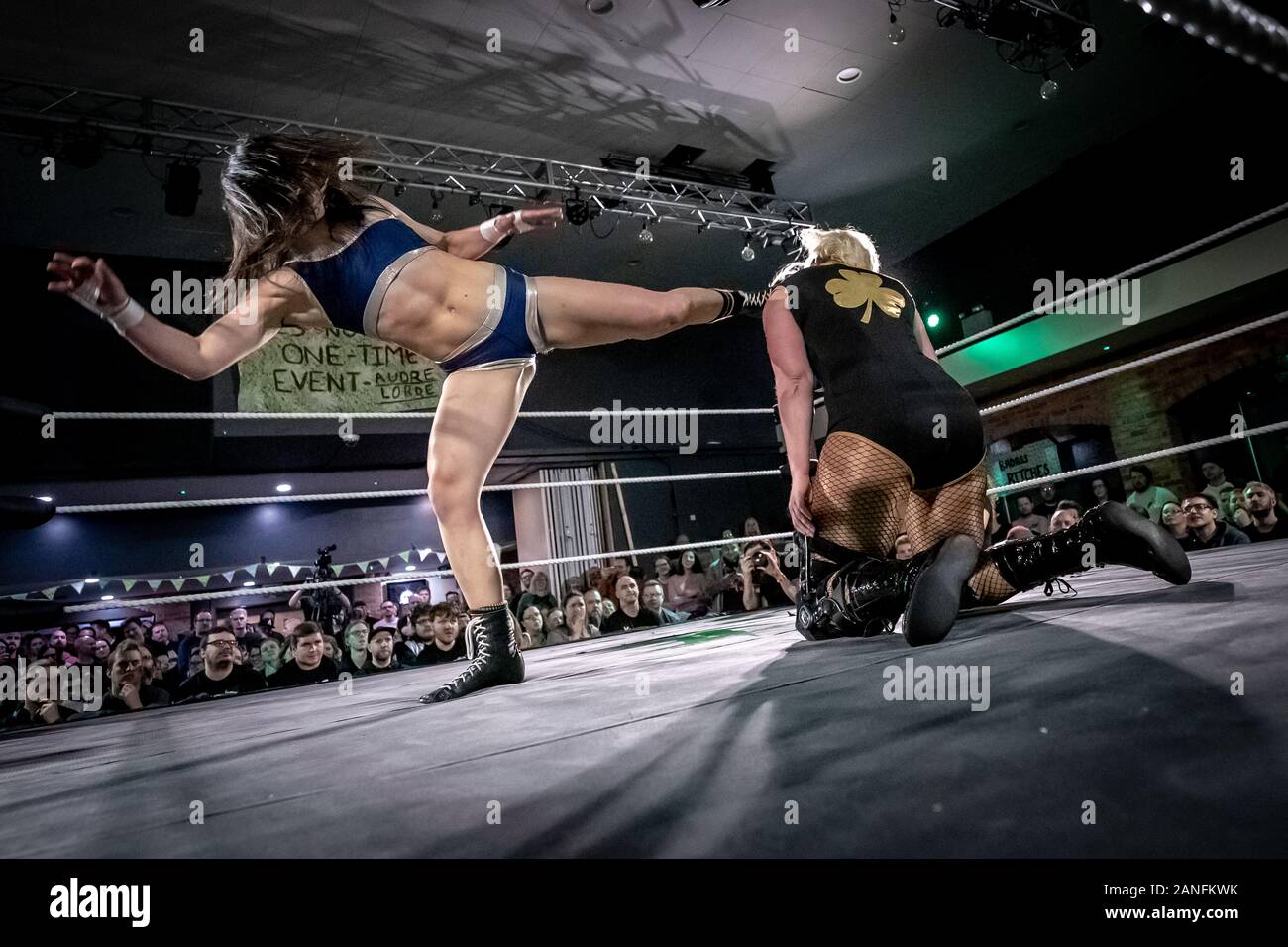 Torneo "Wrestle Queendom 3" al Venue di West London by Pro-Wrestling: Eve, wrestling professionistico femminile. Foto Stock