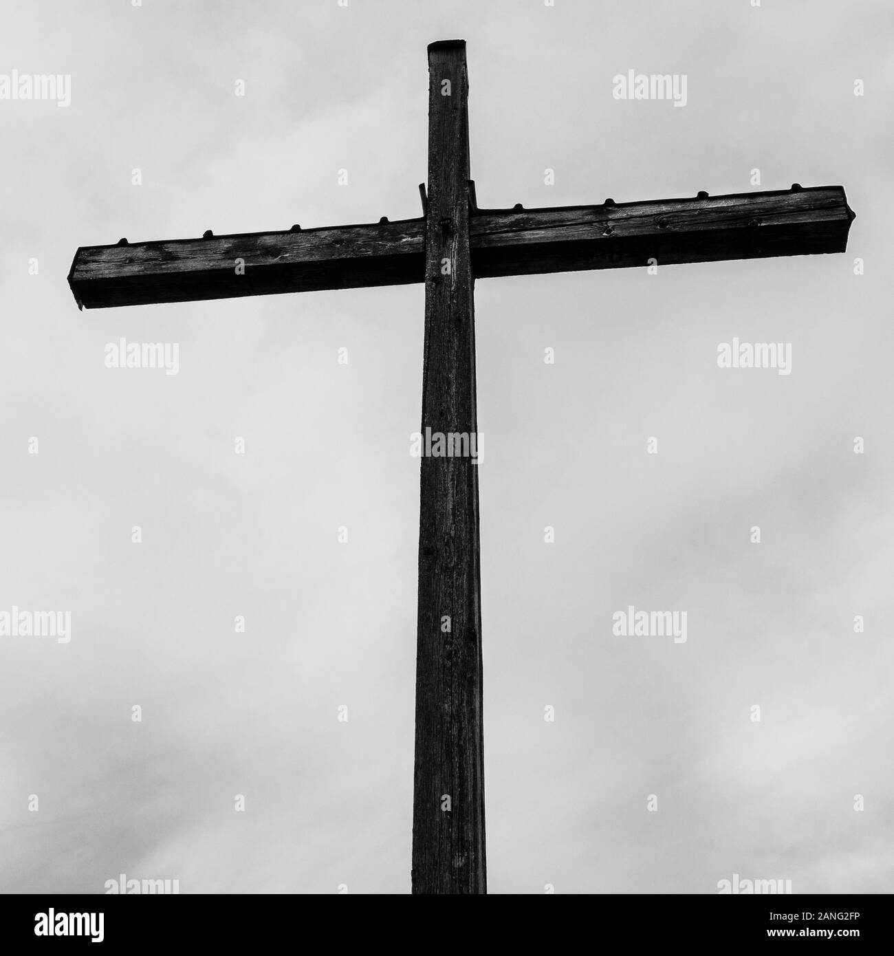 Dettagli del Vertice di croce di Osterfeuerkopf, 1368m nelle Prealpi bavaresi, Ostalpen, situato vicino a Eschenlohe, Alta Baviera, Germania Foto Stock