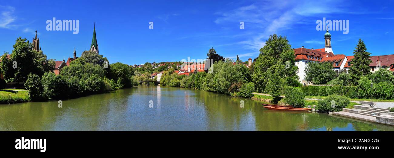 Panorama di Rottenburg am Neckar a cielo blu Foto Stock