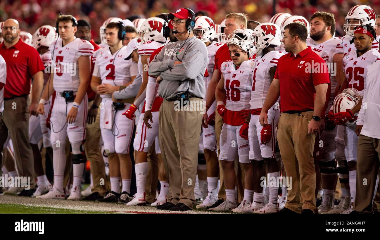 Gennaio 01, 2020 - Pasadena, CA, Stati Uniti d'America : Wisconsin Badgers head coach Paolo Chryst durante il terzo trimestre della 106ª Rose Bowl gioco. L'Oregon Ducks vincere 28-27. © Maria Lysaker/CSM Foto Stock