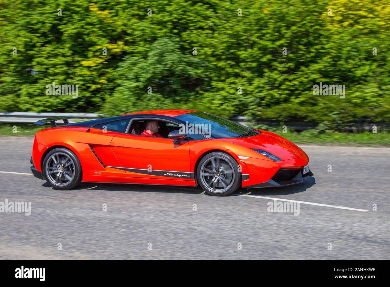 Italian Red Lamborghini Gallardo, LP 570-4, Superleggera al Pendle Power Fest. Classico, auto ad alte prestazioni, supercar, roadsters Heritage, auto sportiva, Spettacolo di auto sportive, motorscar che si tiene al Nelson & Colne College di Barrowford, Lancashire, Regno Unito Foto Stock