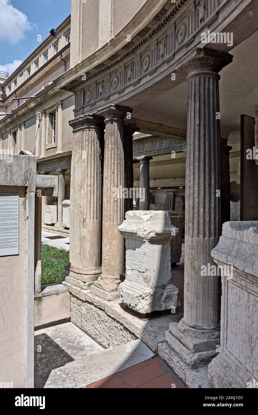 Museo Lapidario Maffeiano. Verona. L'Italia. Foto Stock