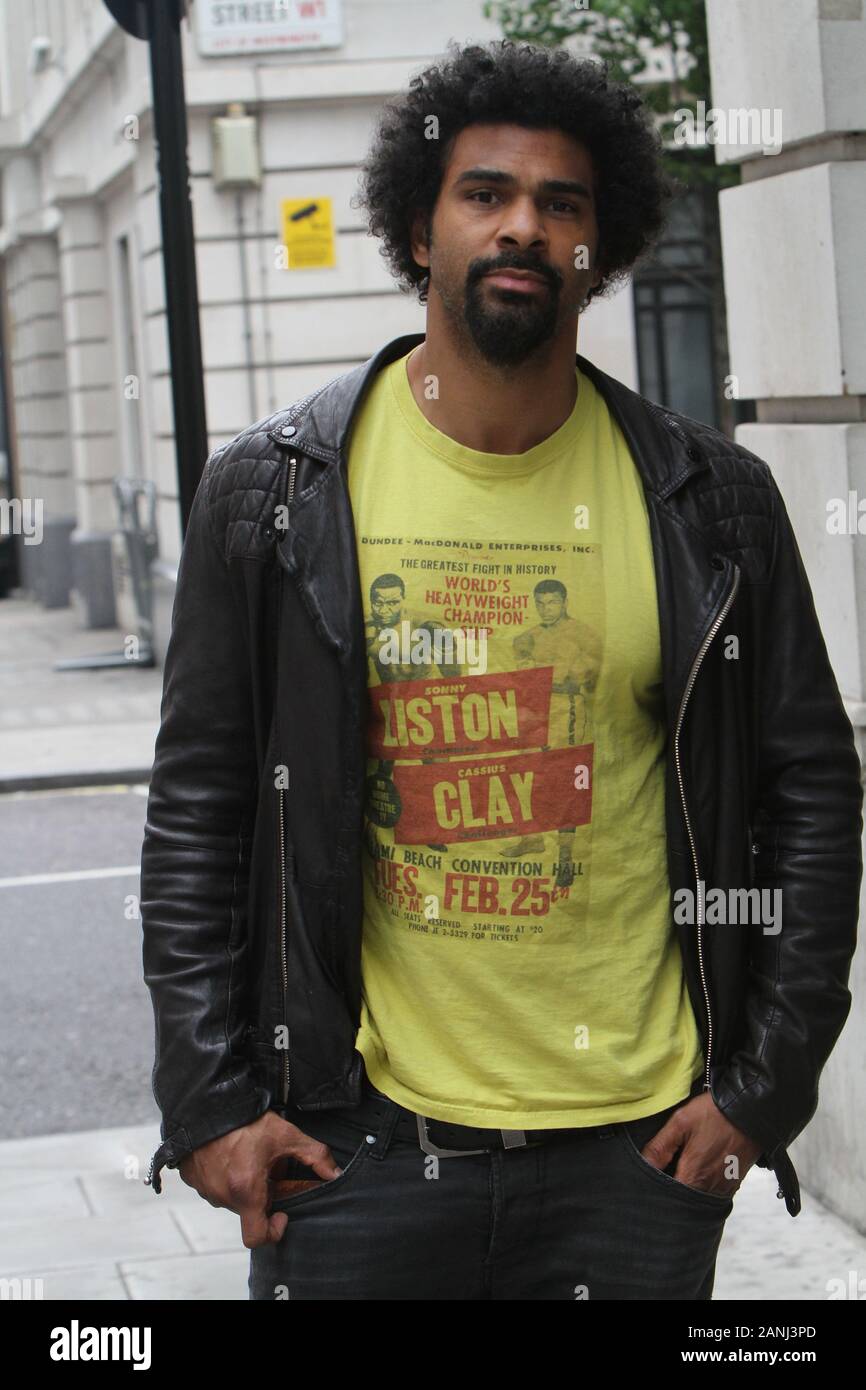 Boxer David Haye foto lasciando BBC TV indossando Muhammad Ali Cassio Clay T shirt su giorno triste notizia della sua scomparsa ha toccato il mondo (immagine di credito©Jack Ludlam) Foto Stock