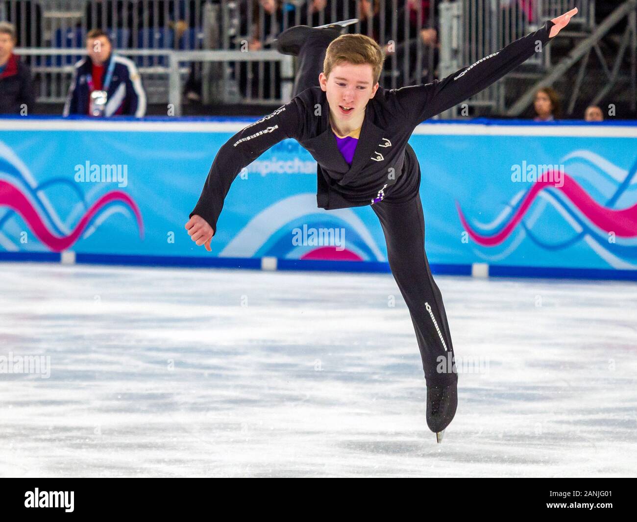 Losanna, Svizzera. 15 gennaio, 2020. Andrei Mozalev della Russia in azione durante il NOC misti coppia pattinaggio, durante il giorno 6 dell'Lausanne 2020 Inverno Olimpiadi della Gioventù, a Losanna Skating Arena. Credito: SOPA Immagini limitata/Alamy Live News Foto Stock