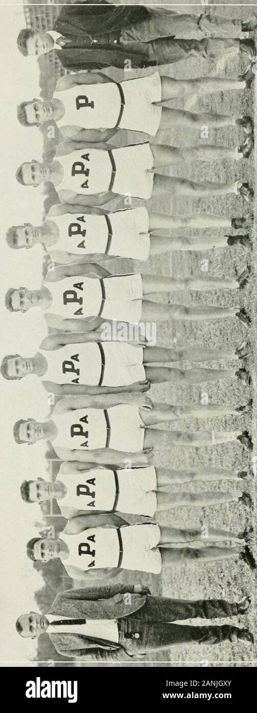 I detriti di Purdue . Pagina due Humlrol Twi-nty-s. Pagina due Cento ventotto il 1922Cross-country team ,Q Foto Stock