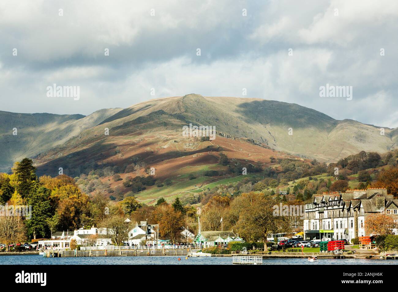 Il Fairfield Horseshoe preso da Windermere Foto Stock