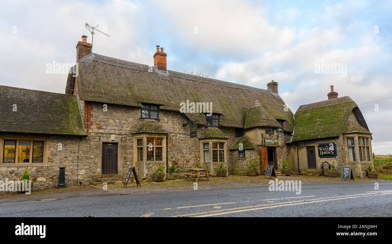 The Wagon & Horses Public House, Beckhampton, Marlborough, Wiltshire, Inghilterra, Regno Unito Foto Stock