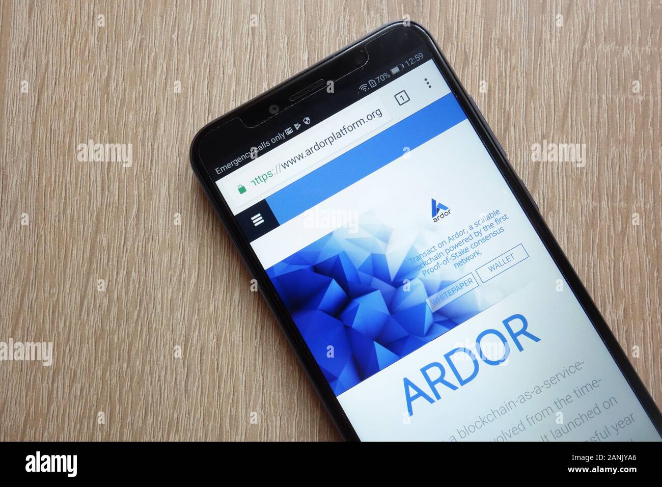 Il sito Web di criptovaluta ardor (ARDR) è visualizzato sullo smartphone Huawei Y6 2018 Foto Stock